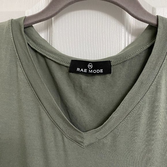 Lk New~.Rae Mode Basic Long Sleeve Top with Pocket ~Sm - Picture 2 of 10